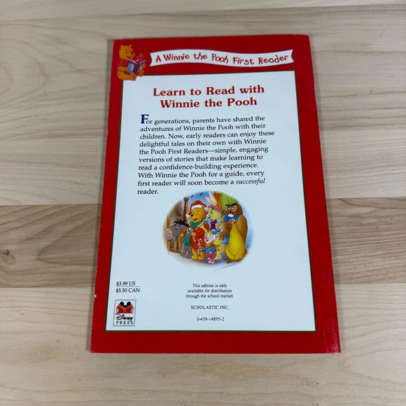 Set of 4 Christmas-Themed Children's Books in EUC - Picture 3 of 14